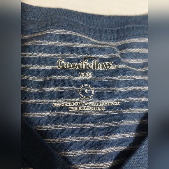 ⭐️3/$15 V-Neck T-shirt BLUE w STRIPE short sleeve Standard Men Small Goodfellow - Picture 4 of 7